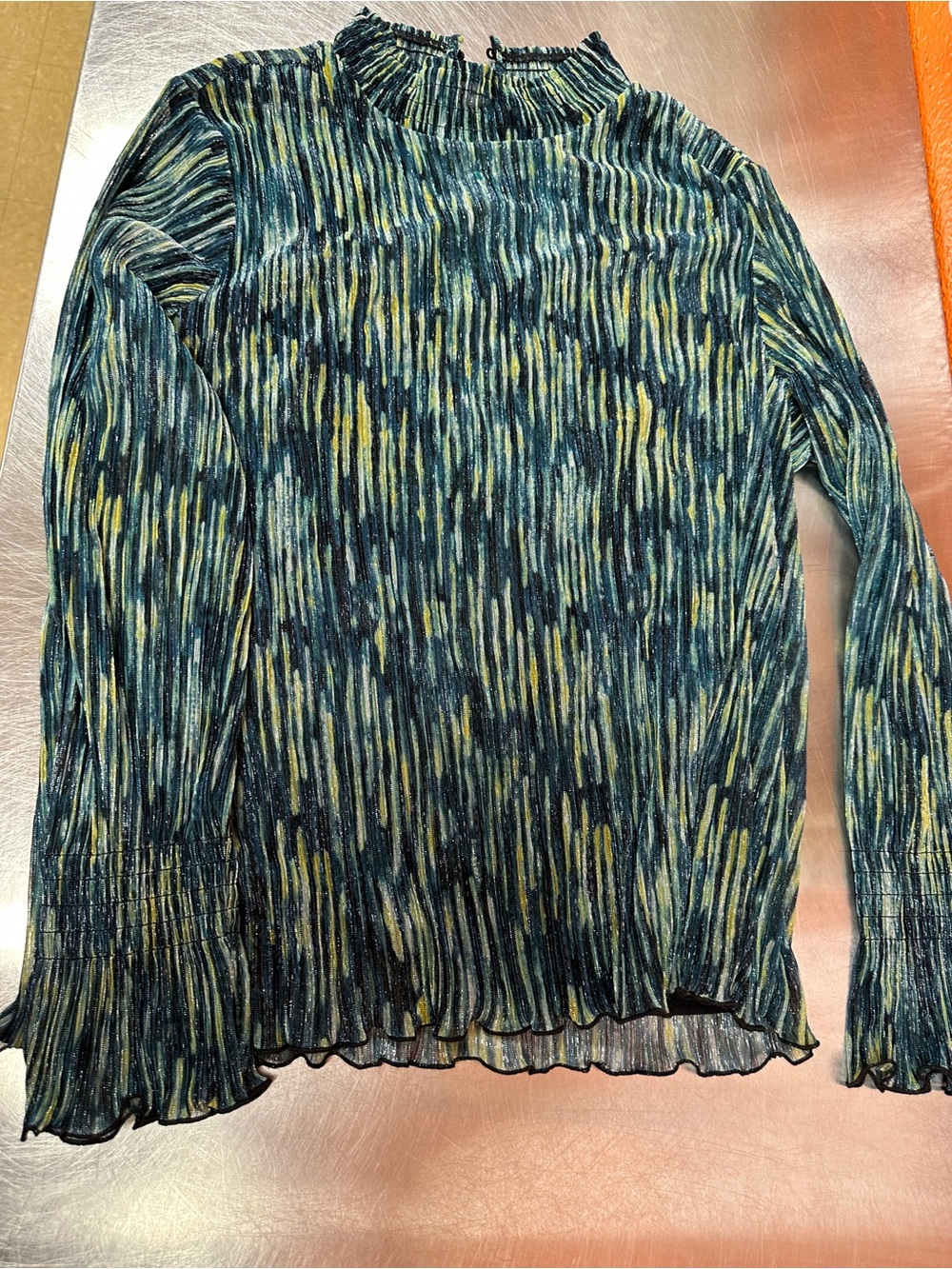 NWT Women’s Chicos Crinkle Shine Mock-Neck Top Size Large